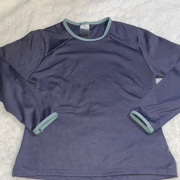 Nike Long Sleeve Athletic Shirt - Picture 1 of 9